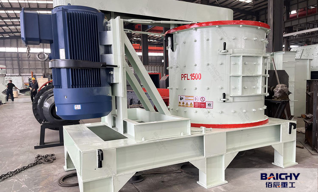 PFL1500-impact-crusher-loading03